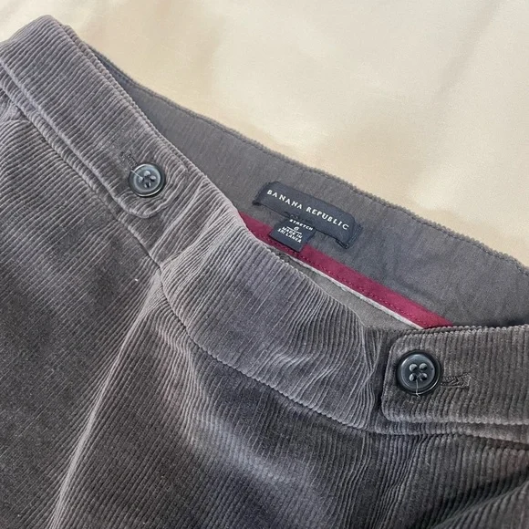 Banana Republic Charcoal Grey Stretch Corduroy Skirt with Pockets - Picture 3 of 10